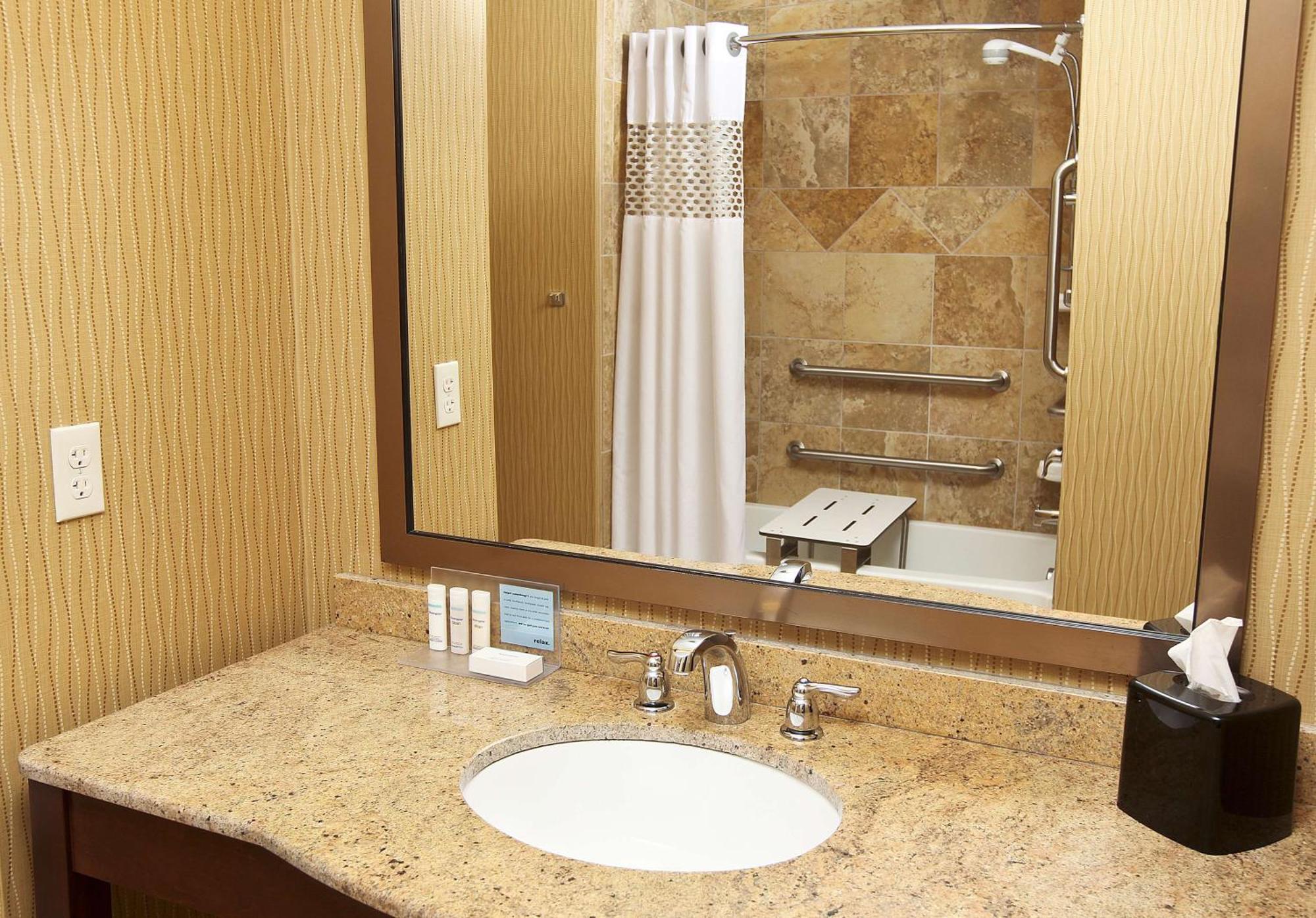 Hampton Inn & Suites Fargo Medical Center Dış mekan fotoğraf